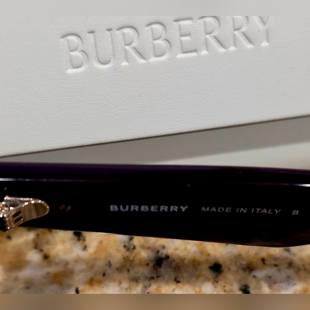 Burberry Men's Sunglasses NIB - Picture 4 of 7